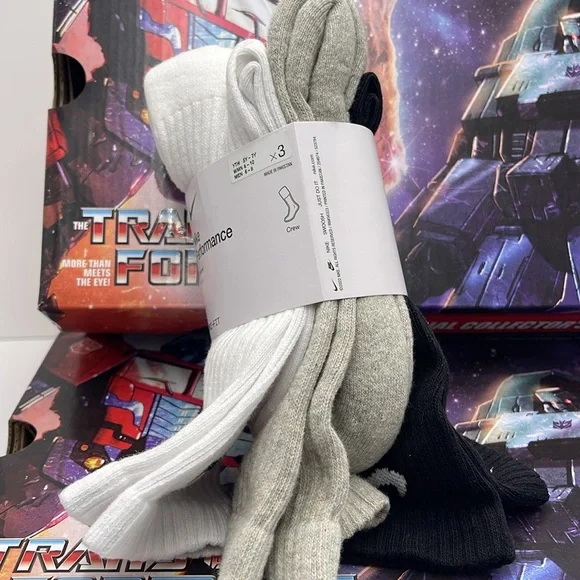 Nike Everyday Cushioned Training Crew Socks (3 Pairs)
Size M - m6-8; w6-10; - Picture 2 of 16